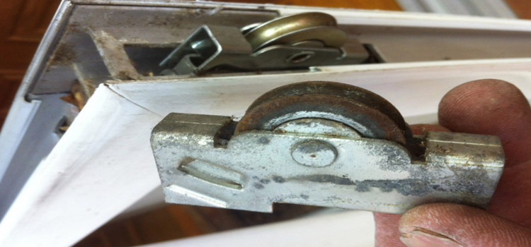screen door roller repair in Avenal